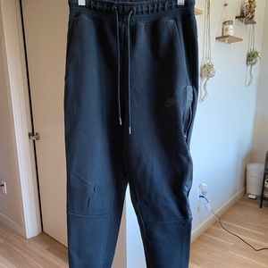Nike tech joggers. Size XS